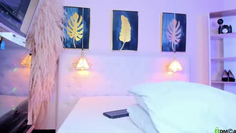 Snapshot of _cinnamon_star chatting on September 19, 2025, 12:28 pm _cinnamon_star online show from September 19, 2025, 12:28 pm