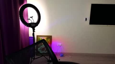 Snapshot of _comefeelme_ chatting on December 21, 2025, 6:37 pm D online show from December 21, 2025, 6:37 pm