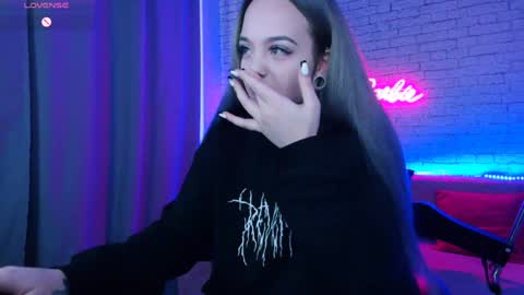 Snapshot of _crazybee_ chatting on December 8, 2024, 8:09 am Nica online show from December 8, 2024, 8:09 am