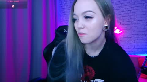 Snapshot of _crazybee_ chatting on February 8, 2025, 1:11 am Nica online show from February 8, 2025, 1:11 am