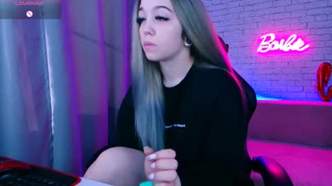 Snapshot of _crazybee_ chatting on February 19, 2025, 5:05 am Nica online show from February 19, 2025, 5:05 am