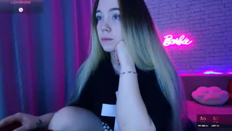 Snapshot of _crazybee_ chatting on September 19, 2025, 6:59 am Nica online show from September 19, 2025, 6:59 am