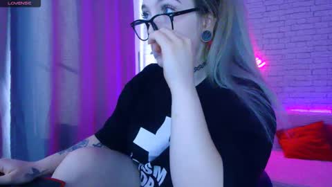 Snapshot of _crazybee_ chatting on October 25, 2025, 5:37 am Nica online show from October 25, 2025, 5:37 am