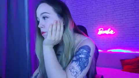 Snapshot of _crazybee_ chatting on December 4, 2025, 6:01 am Nica online show from December 4, 2025, 6:01 am