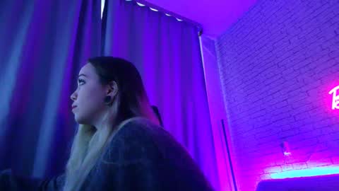 Snapshot of _crazybee_ chatting on December 5, 2025, 5:27 am Nica online show from December 5, 2025, 5:27 am