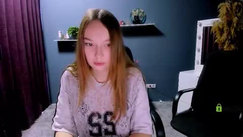 Snapshot of _creamy_queen chatting on October 2, 2025, 11:28 am _creamy_queen online show from October 2, 2025, 11:28 am