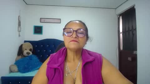 Snapshot of _cristal09 chatting on September 10, 2025, 6:19 pm _cristal09 online show from September 10, 2025, 6:19 pm