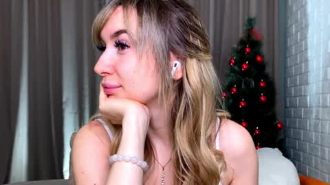 Snapshot of _crystal_moon_1 chatting on December 20, 2025, 9:22 pm _crystal_moon_1 online show from December 20, 2025, 9:22 pm