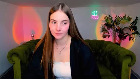 Snapshot of _cuddle_bug_ chatting on September 16, 2025, 1:12 pm Erika online show from September 16, 2025, 1:12 pm
