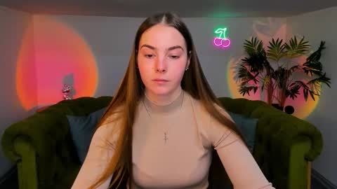 Snapshot of _cuddle_bug_ chatting on October 25, 2025, 9:06 am Erika online show from October 25, 2025, 9:06 am