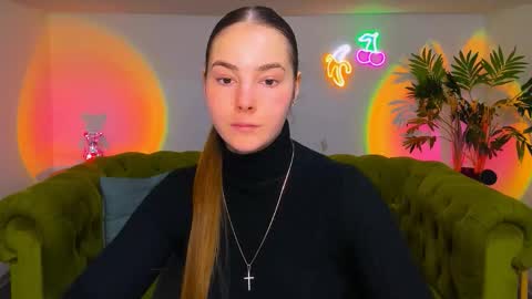 Snapshot of _cuddle_bug_ chatting on November 29, 2025, 9:01 am Erika online show from November 29, 2025, 9:01 am