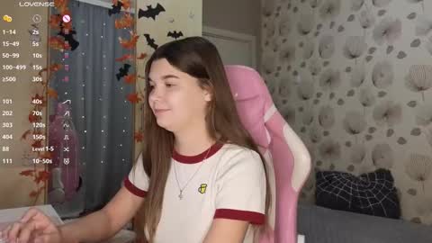 Snapshot of _cute_ice chatting on October 17, 2025, 5:32 am _cute_ice online show from October 17, 2025, 5:32 am