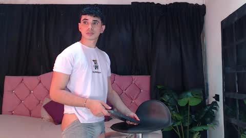 Snapshot of _daring_sexy_boys chatting on September 15, 2025, 9:15 pm PATRICK AND LEO online show from September 15, 2025, 9:15 pm