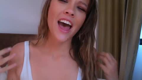 Snapshot of _demi_dee_ chatting on September 30, 2025, 10:42 am DemiDee online show from September 30, 2025, 10:42 am