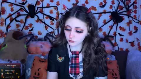 Kate online show from November 9, 2025, 5:39 am