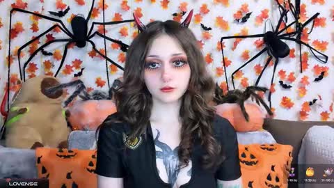 Kate online show from November 21, 2025, 5:55 pm