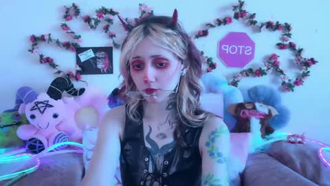 Kate online show from May 19, 2026, 1:56 am