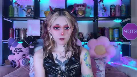 Kate online show from May 25, 2026, 7:42 pm