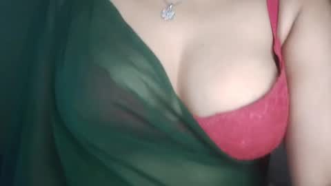 _dreamgirl_0 online show from June 3, 2026, 9:45 am