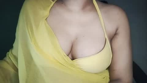 _dreamgirl_0 online show from July 7, 2026, 11:09 pm