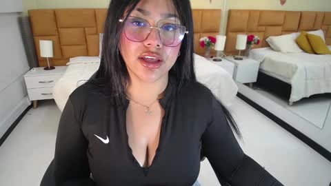 Snapshot of _dulcinea_1 chatting on February 19, 2025, 1:39 pm Dulcinea online show from February 19, 2025, 1:39 pm