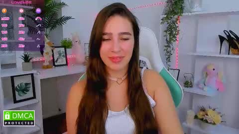 Snapshot of _eliizabeth__ chatting on October 17, 2025, 8:55 pm Lizzy online show from October 17, 2025, 8:55 pm