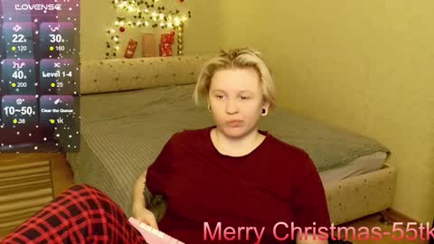 Snapshot of _elven_dreams__ chatting on December 22, 2024, 6:48 pm chloue and Gretta online show from December 22, 2024, 6:48 pm