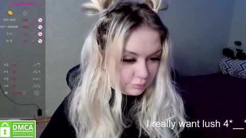 Snapshot of _elven_dreams__ chatting on February 21, 2025, 7:01 am chloue and Gretta online show from February 21, 2025, 7:01 am