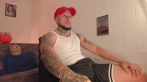 Snapshot of _emilio_escobar chatting on October 14, 2025, 9:21 am Emilio online show from October 14, 2025, 9:21 am