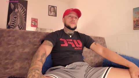 Snapshot of _emilio_escobar chatting on November 3, 2025, 10:27 am Emilio online show from November 3, 2025, 10:27 am