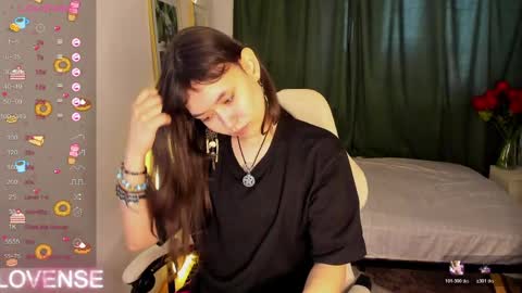 _emily__strike_ online show from April 9, 2026, 1:27 am