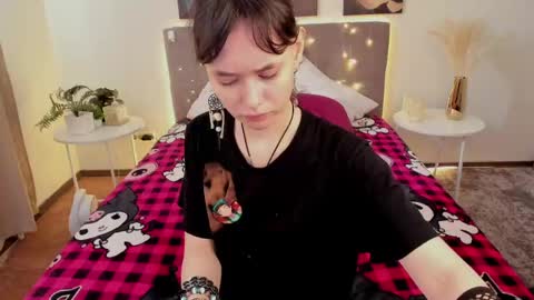 _emily__strike_ online show from May 20, 2026, 2:07 am