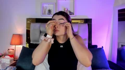 Isabella online show from March 2, 2026, 12:01 pm