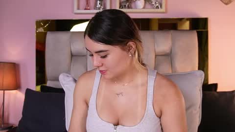Isabella online show from May 16, 2026, 12:04 pm