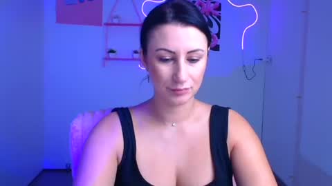 Emma online show from November 12, 2025, 1:11 pm