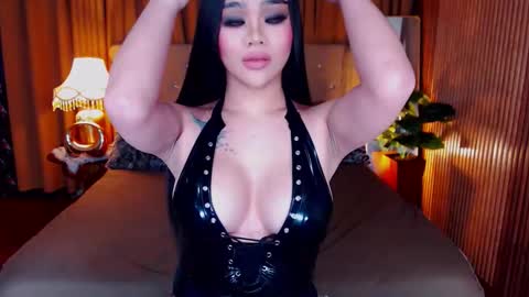 Snapshot of _empressvalerie_ chatting on January 8, 2026, 1:41 am _empressvalerie_ online show from January 8, 2026, 1:41 am