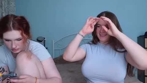 Snapshot of _enni__ chatting on February 8, 2026, 2:09 pm Sam online show from February 8, 2026, 2:09 pm