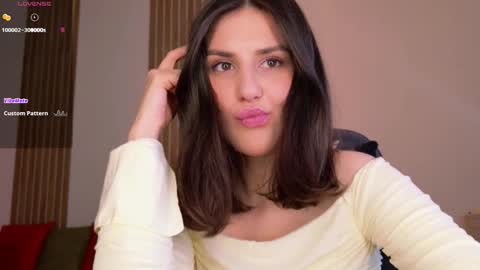 Snapshot of _esmeraldiyaa_ chatting on February 9, 2026, 8:46 pm _esmeraldiyaa_ online show from February 9, 2026, 8:46 pm