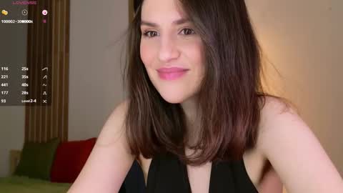 Snapshot of _esmeraldiyaa_ chatting on February 18, 2026, 9:55 pm _esmeraldiyaa_ online show from February 18, 2026, 9:55 pm