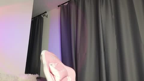 Eva online show from April 15, 2026, 7:58 pm