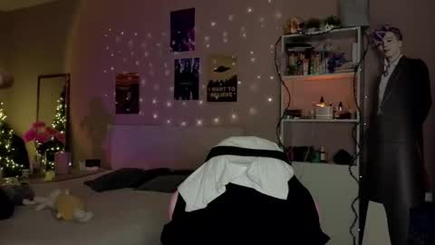 Snapshot of _eve____ chatting on December 23, 2025, 3:48 am EveEva online show from December 23, 2025, 3:48 am