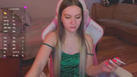 Snapshot of _evellyn_ chatting on February 18, 2025, 6:37 am Evie online show from February 18, 2025, 6:37 am