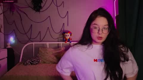 Snapshot of _favorite_ chatting on October 30, 2025, 5:57 pm KENDALL  NATHAN MARRY  RYANPVT IS OPEN online show from October 30, 2025, 5:57 pm