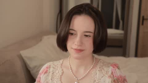 Essie  online show from April 16, 2026, 6:30 pm