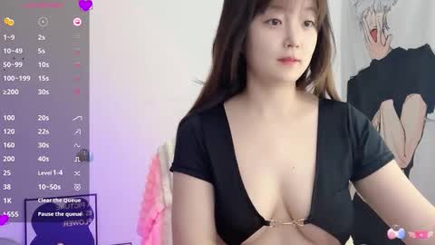 Snapshot of _flipped_ chatting on December 18, 2025, 11:55 pm Flipped online show from December 18, 2025, 11:55 pm