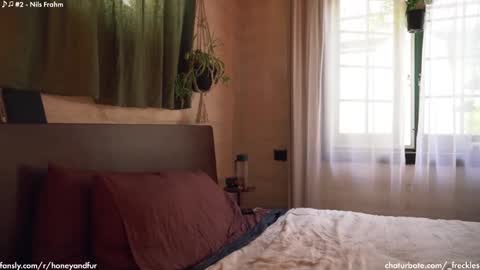 Snapshot of _freckles chatting on February 3, 2025, 10:11 pm Jacqui Queen goddess motorcycle mozzarella Jaq next livestream see bio online show from February 3, 2025, 10:11 pm