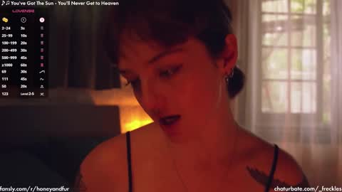 Snapshot of _freckles chatting on February 19, 2025, 10:09 pm Jacqui Queen goddess motorcycle mozzarella Jaq next livestream see bio online show from February 19, 2025, 10:09 pm