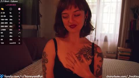 Snapshot of _freckles chatting on March 6, 2025, 10:15 pm Jacqui Queen goddess motorcycle mozzarella Jaq next livestream see bio online show from March 6, 2025, 10:15 pm