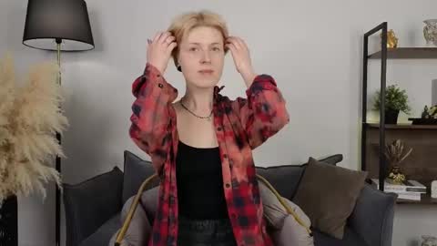 Snapshot of _freirene chatting on February 28, 2026, 1:45 pm Iren online show from February 28, 2026, 1:45 pm