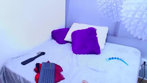 Snapshot of _gold_strawberry_ chatting on May 16, 2026, 6:43 am _gold_strawberry_ online show from May 16, 2026, 6:43 am